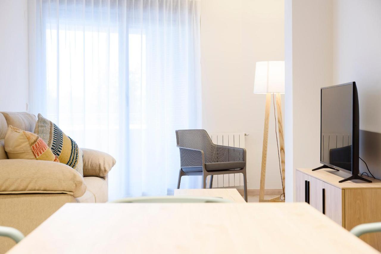 Aparthotel Salburua Витория Экстерьер фото